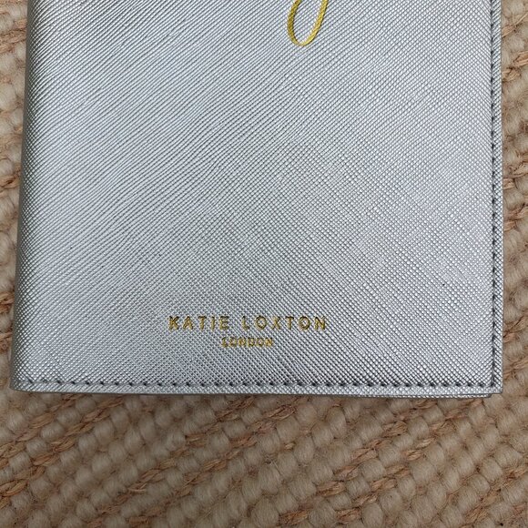 Katie Loxton London ' Yay for Vacay' silver passport holder - Picture 2 of 5